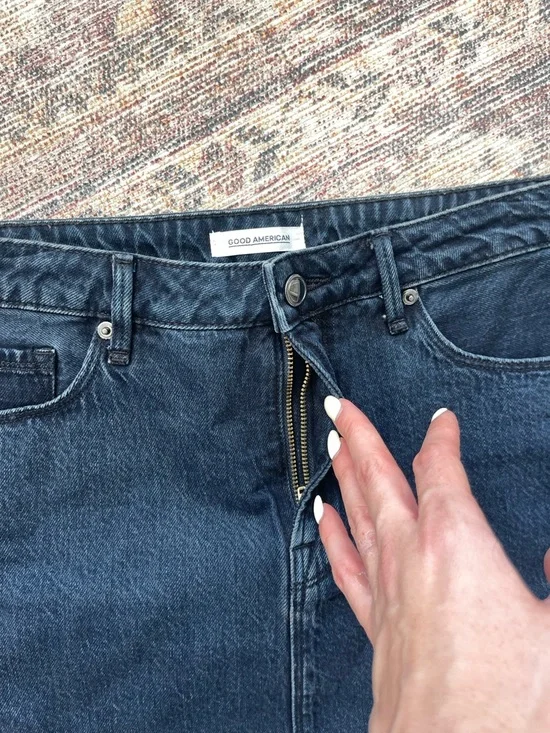 Good American Dark Blue Denim Frayed Hem Mini Skirt - Picture 3 of 6